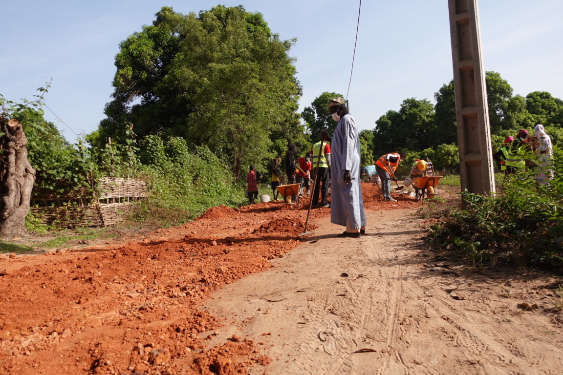 Formazione in Rammed Earth, architetture sostenibile in Africa con Baliuo Salo